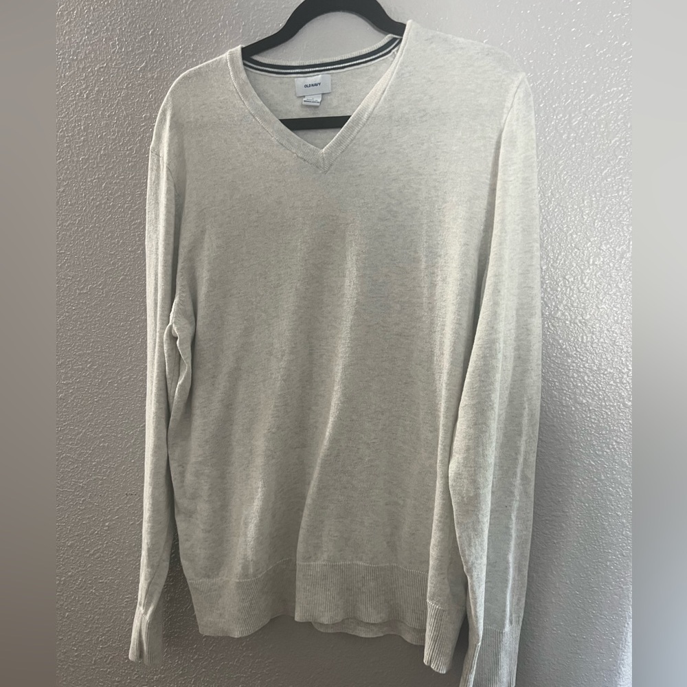 Men’s white and grey sweater